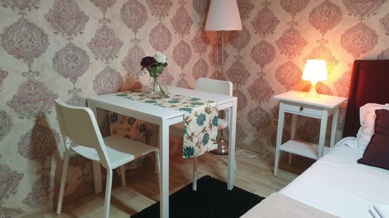 Apartament Garsoniera Lux Fundeni Dobroesti Zewnętrze zdjęcie